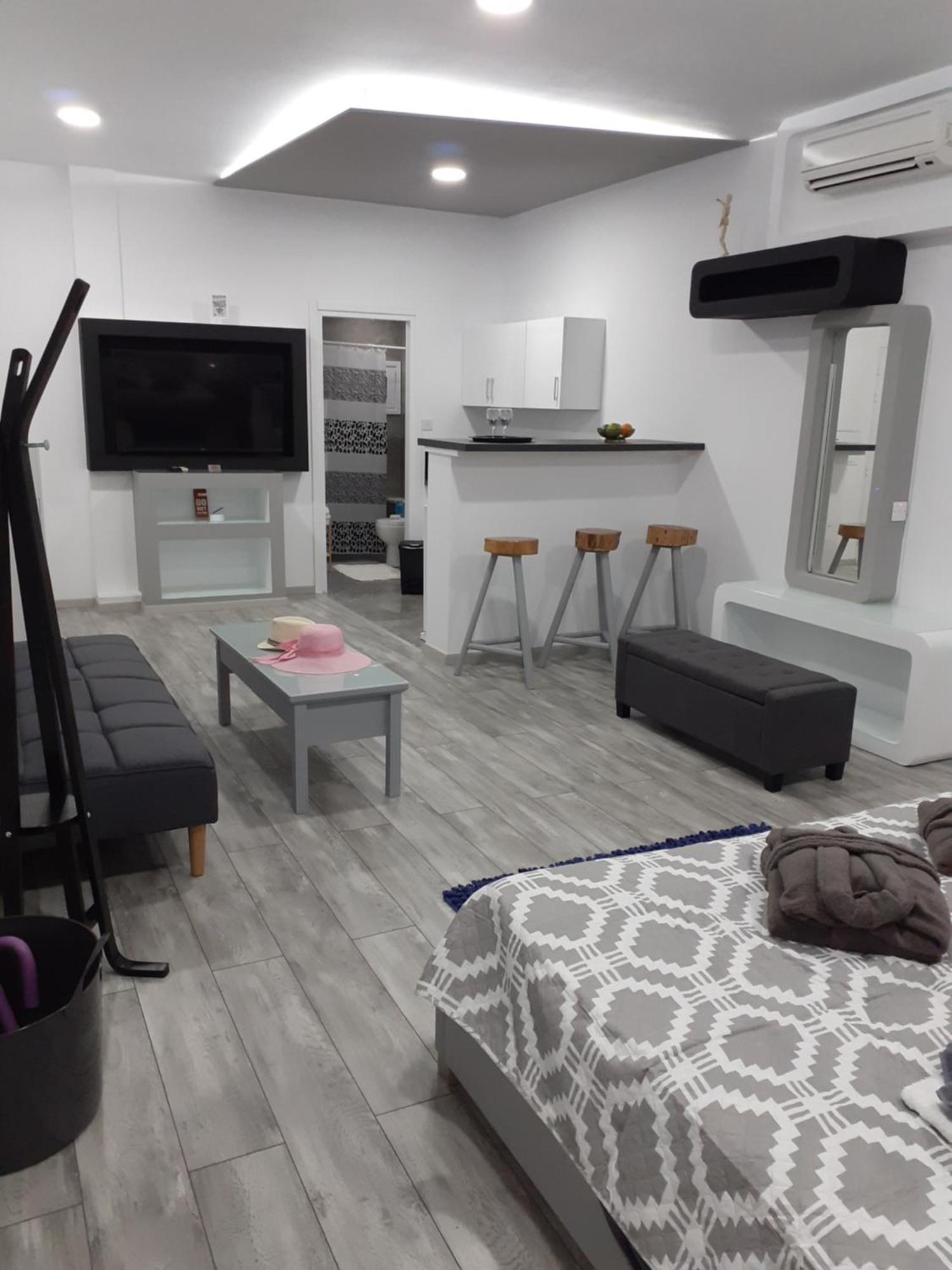 Deluxe Yiota'S Studio ! Хлоракас Номер фото